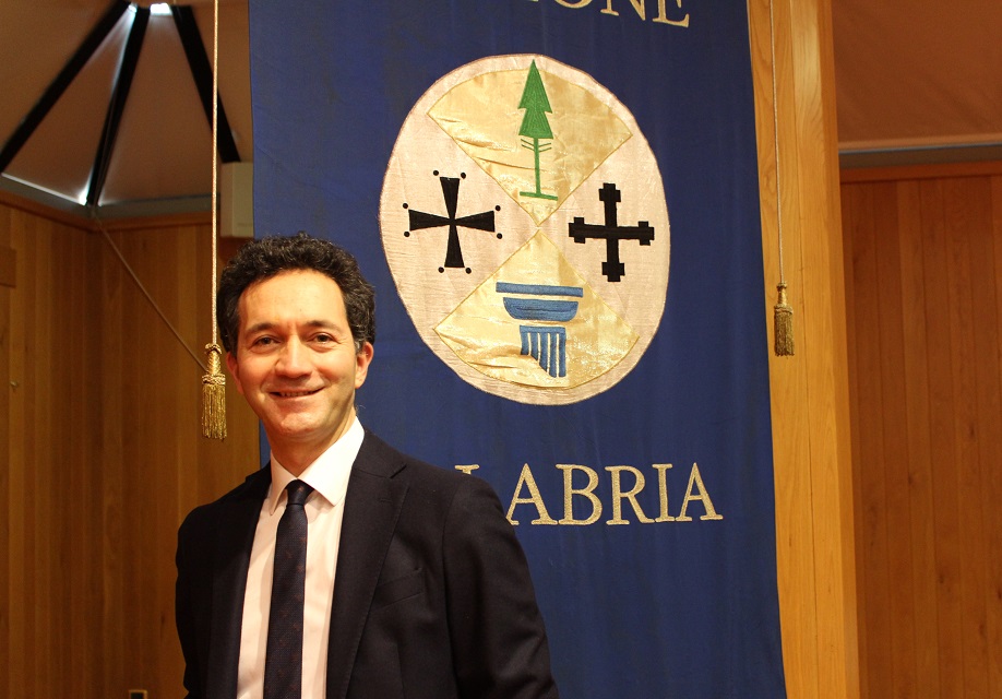 Interrogazione di Pitaro (G misto) alla presidente Santelli sulle risorse per operatori commerciali e professionisti