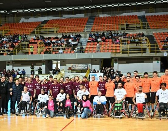 Partita della Solidarietà, è festa al Palacalafiore: oltre 2500 studenti sugli spalti