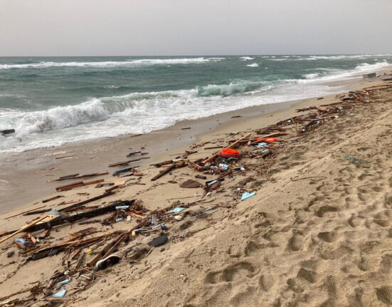 Naufragio migranti, Mancuso a Crotone: ‘Dolore profondo per le tante vite spezzate’