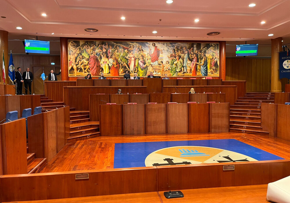 Fusione Cosenza Rende Castrolibero, l’impegno assunto dal Consiglio regionale