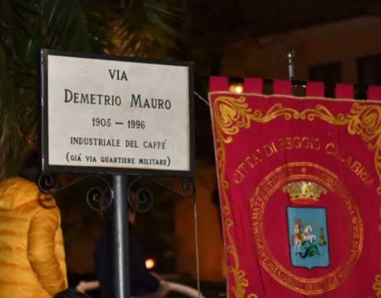 La via del Consiglio Regionale diventa ‘Via Demetrio Mauro’: ricordato l’industriale del caffè